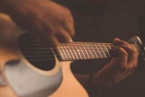 4 Tips on How to Learn to Play the Guitar