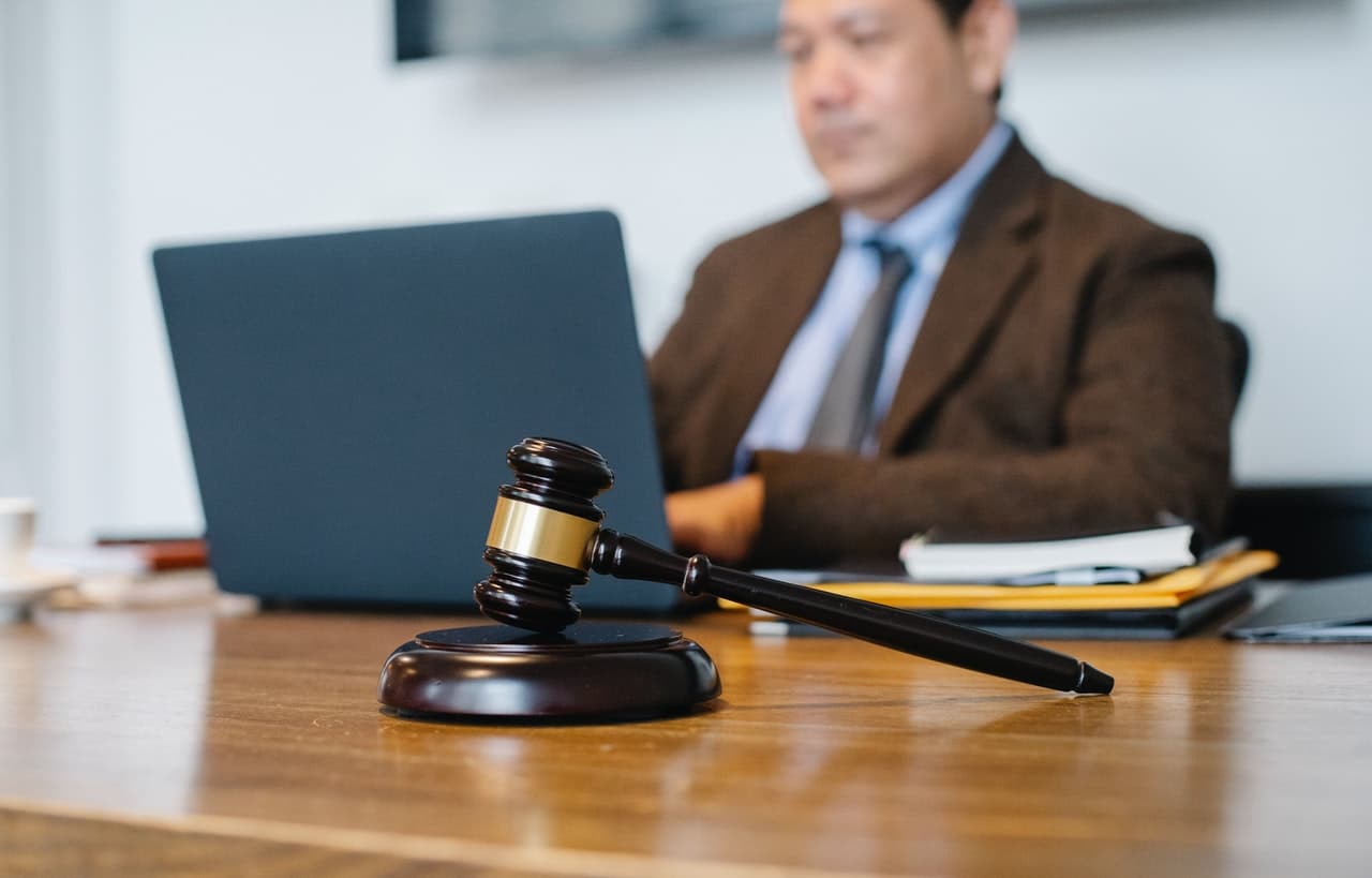 How To Find The Right Attorney: 6 Useful Tips