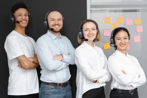 Top 13 Customer Service Features for Business