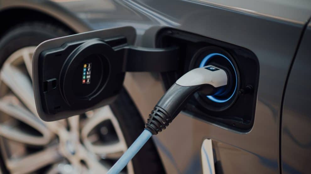 5 Factors To Consider Before Buying An Electric Car