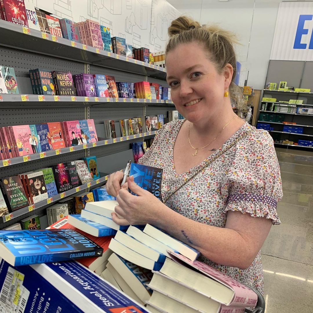 Colleen Hoover Net Worth, Best-selling Novels, And More
