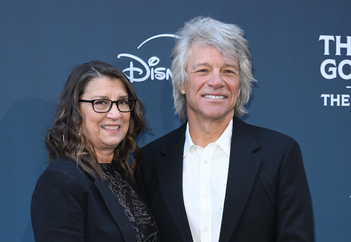 Jon Bon Jovi Admits Cheating on His Wife; Reveals Sleeping With 100 Women